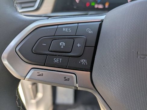 Used 2024 Volkswagen Atlas SE AWD/4WD image 11