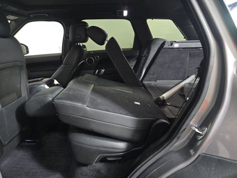 Used 2020 Land Rover Range Rover Sport SE image 12
