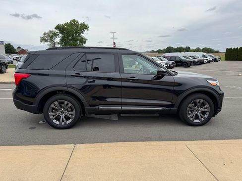 Certified 2023 Ford Explorer XLT w/ Equipment Group 202A AWD/4WD image 9