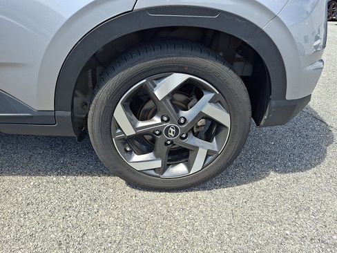 Certified 2025 Hyundai Venue SEL FWD image 9