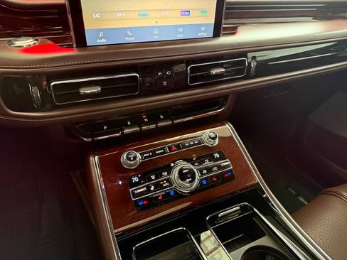 Used 2020 Lincoln Aviator Black Label w/ Dynamic Handling Package AWD/4WD image 11