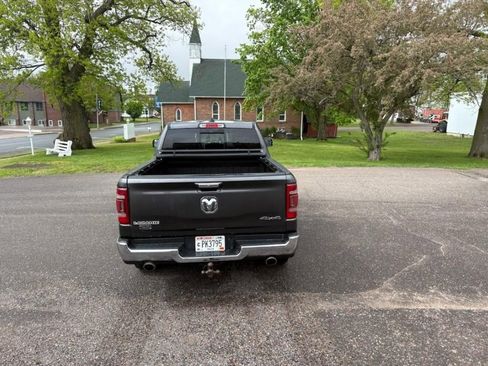 Used 2019 RAM 1500 Laramie AWD/4WD image 10
