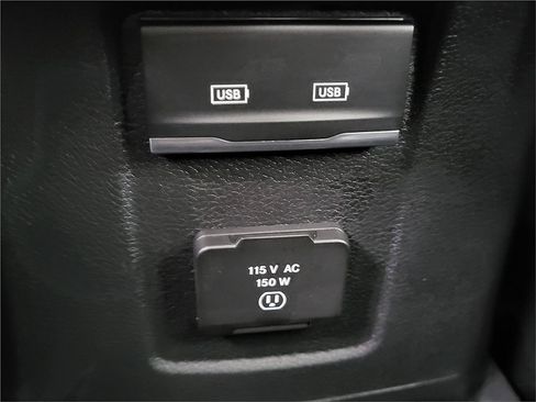 Used 2023 Jeep Wrangler Sahara image 16