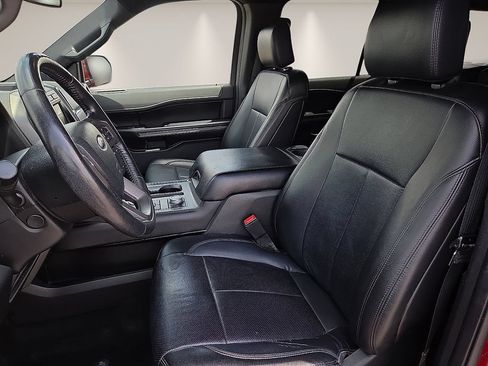 Used 2019 Ford Expedition XLT w/ Equipment Group 202A AWD/4WD image 12