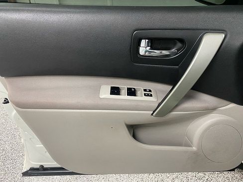 Used 2011 Nissan Rogue S image 10