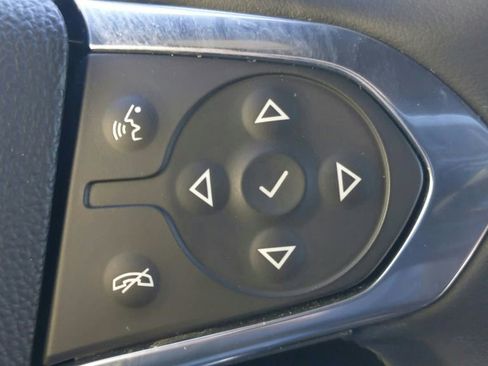 Used 2023 Chevrolet Traverse Premier image 22