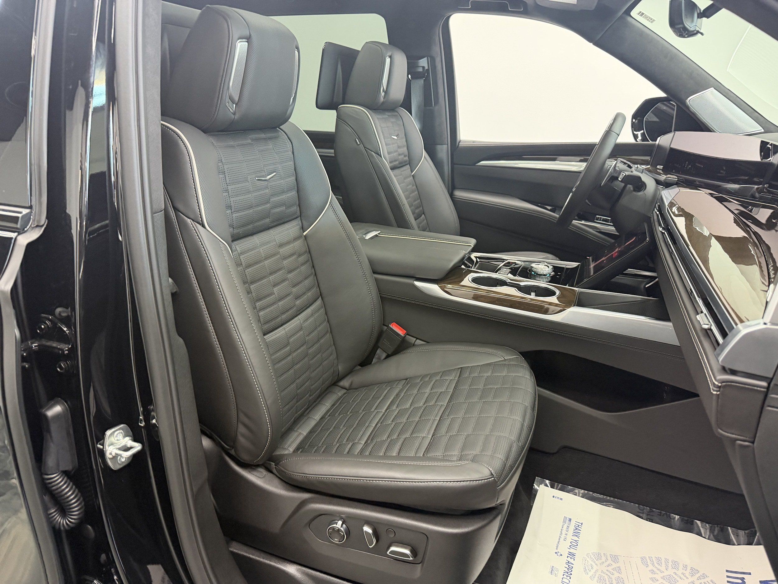 Used 2026 Cadillac Escalade Platinum Sport AWD/4WD image 25