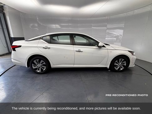 Used 2023 Nissan Altima 2.5 S FWD image 3