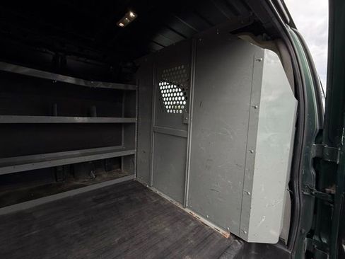 Used 2016 Chevrolet Express 2500 image 26