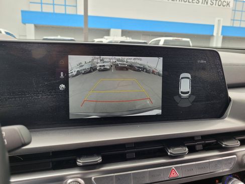 Used 2025 Kia Telluride S AWD/4WD image 17