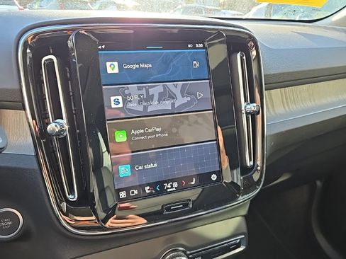 Certified 2025 Volvo XC40 B5 Core image 19