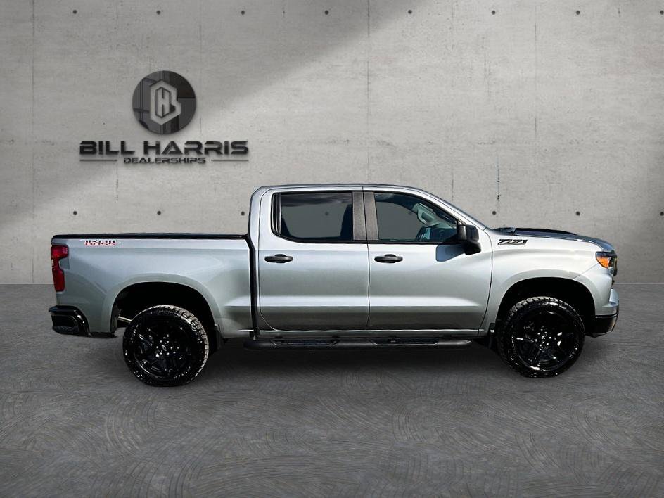 Used 2025 Chevrolet Silverado 1500 Custom Trail Boss w/ LPO, Dark Essentials Package AWD/4WD image 17
