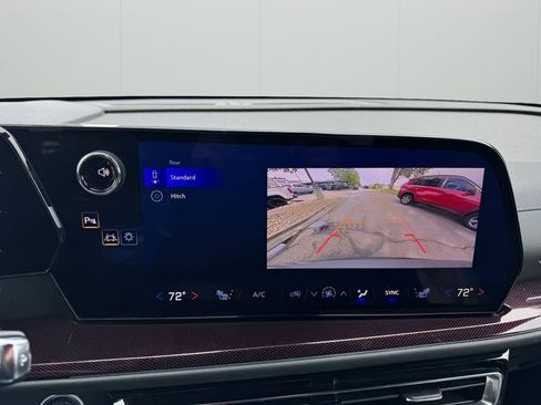 Used 2025 Chevrolet Traverse Z71 AWD/4WD image 13