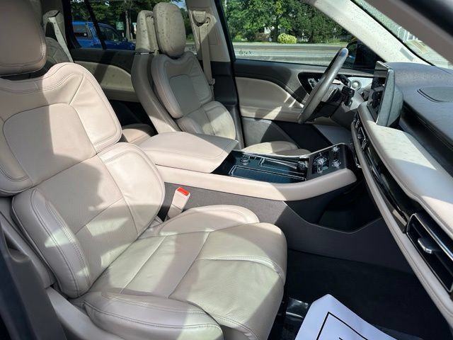 Used 2023 Lincoln Aviator Reserve w/ Equipment Group 201A AWD/4WD image 14