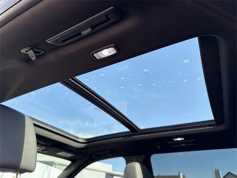 Certified 2023 Cadillac Escalade ESV Premium Luxury image 20