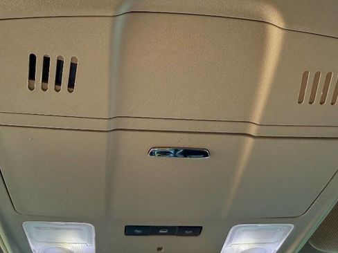 Used 2017 Buick Envision Essence image 25