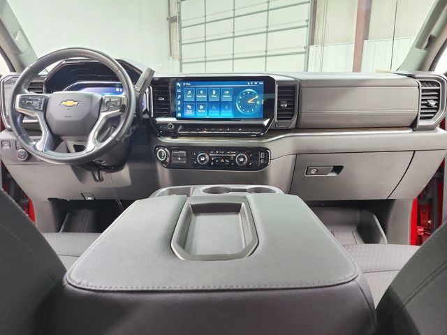 Used 2023 Chevrolet Silverado 1500 LT AWD/4WD image 26