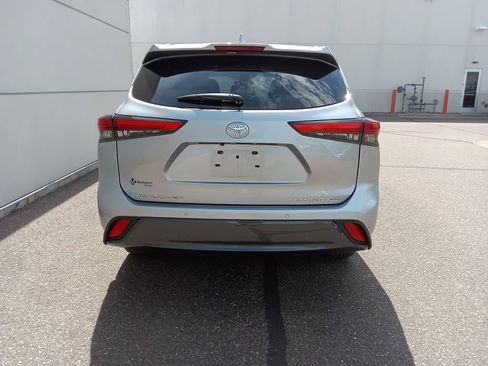 Used 2020 Toyota Highlander Limited AWD/4WD image 3