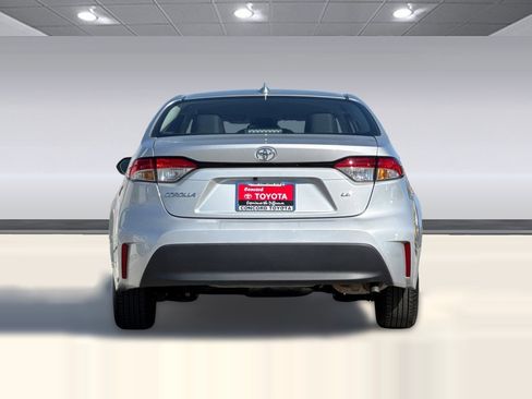 Used 2025 Toyota Corolla LE image 8