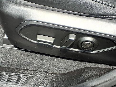 Used 2024 Jeep Grand Cherokee L Laredo AWD/4WD image 17