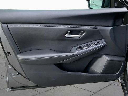 Used 2025 Nissan Sentra SV w/ Trunk Package FWD image 17