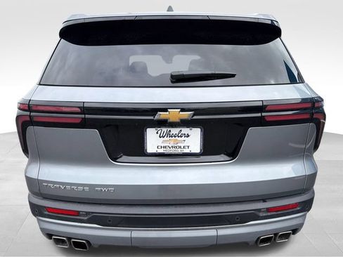 Used 2026 Chevrolet Traverse LT AWD/4WD image 4