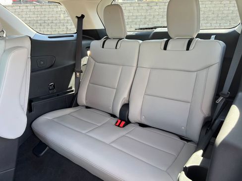 Used 2026 Ford Explorer Active w/ Active Comfort Package AWD/4WD image 6