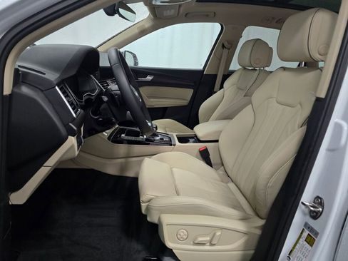 Certified 2025 Audi Q5 2.0T Premium Plus image 13