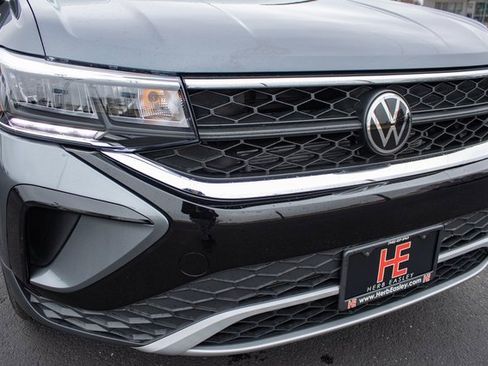 Used 2024 Volkswagen Taos SE image 10