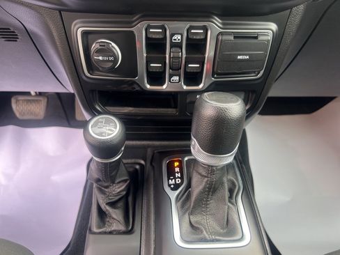 Used 2023 Jeep Wrangler Unlimited w/ Cold Weather Group AWD/4WD image 22