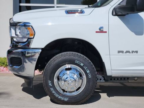 Used 2024 RAM 3500 SLT w/ Quick Order Package 2YG SLT AWD/4WD image 9