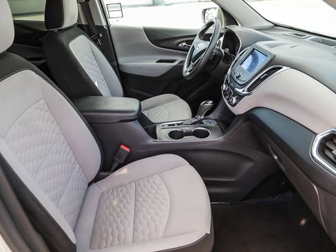 Used 2021 Chevrolet Equinox LS image 16