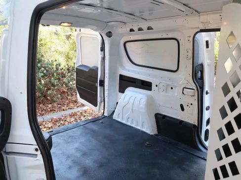 Used 2016 RAM ProMaster City Tradesman FWD image 19