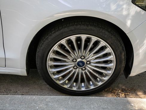 Used 2015 Ford Fusion Titanium FWD image 13