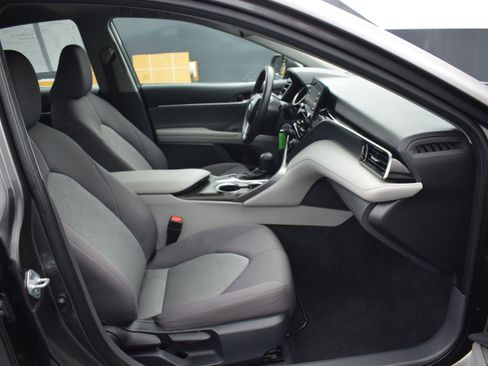 Used 2024 Toyota Camry LE image 10