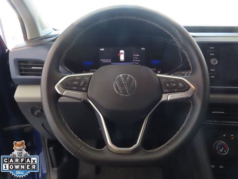 Used 2022 Volkswagen Taos SE image 17