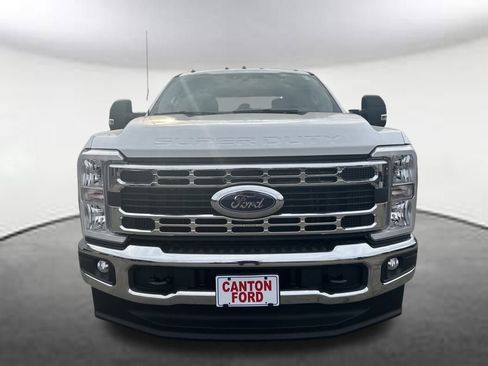 New 2026 Ford F250 XLT w/ FX4 Off-Road Package image 8