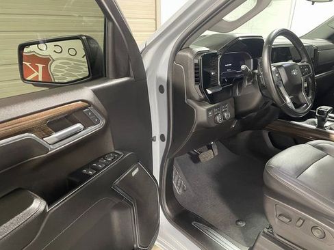 Used 2024 Chevrolet Silverado 1500 RST AWD/4WD image 10