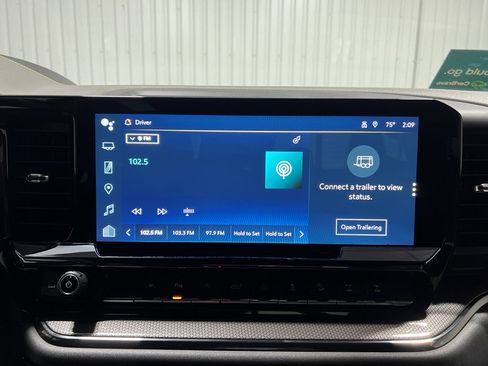 Used 2023 Chevrolet Silverado 1500 ZR2 w/ Technology Package image 11