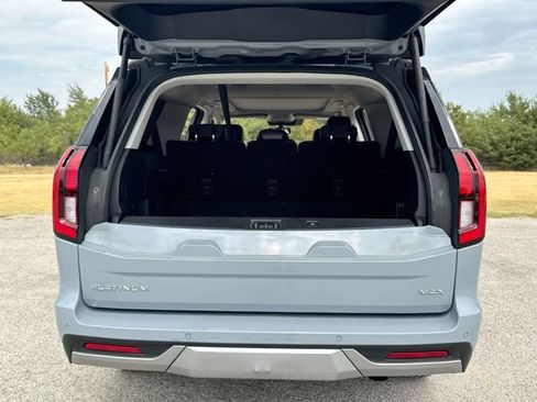 Used 2025 Ford Expedition Max Platinum w/ Platinum Ultimate Package AWD/4WD image 25