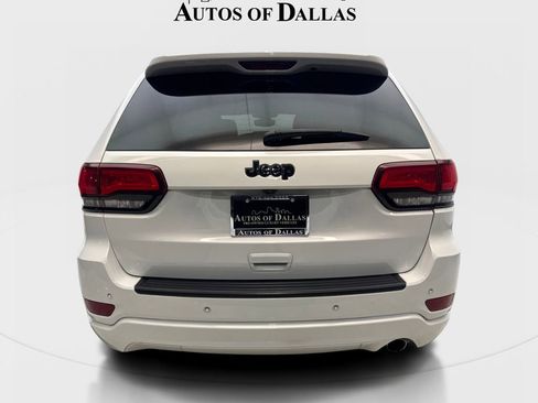 Used 2020 Jeep Grand Cherokee Altitude RWD image 7