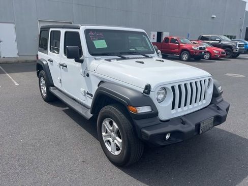 Used 2022 Jeep Wrangler Unlimited Sport image 3