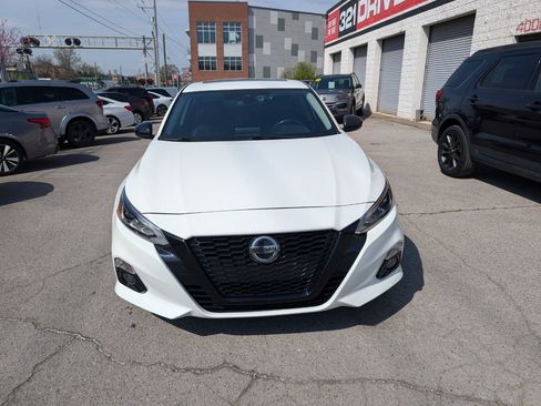 Used 2022 Nissan Altima 2.5 SR w/ Midnight Edition Package FWD image 4