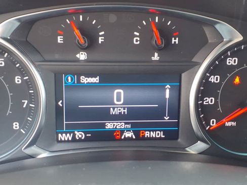Used 2023 Chevrolet Equinox RS AWD/4WD image 12