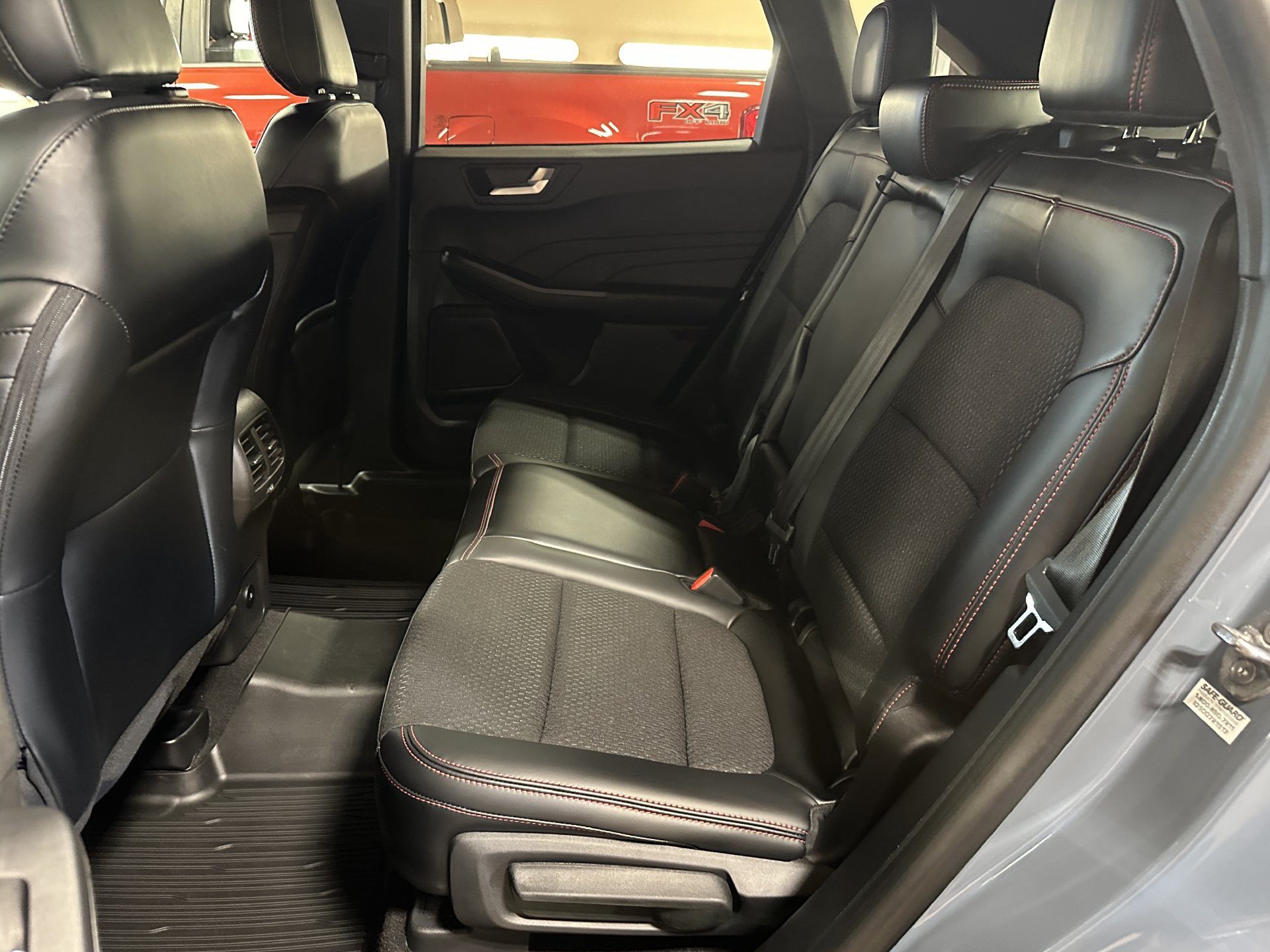 Used 2025 Ford Escape ST-Line AWD/4WD image 16