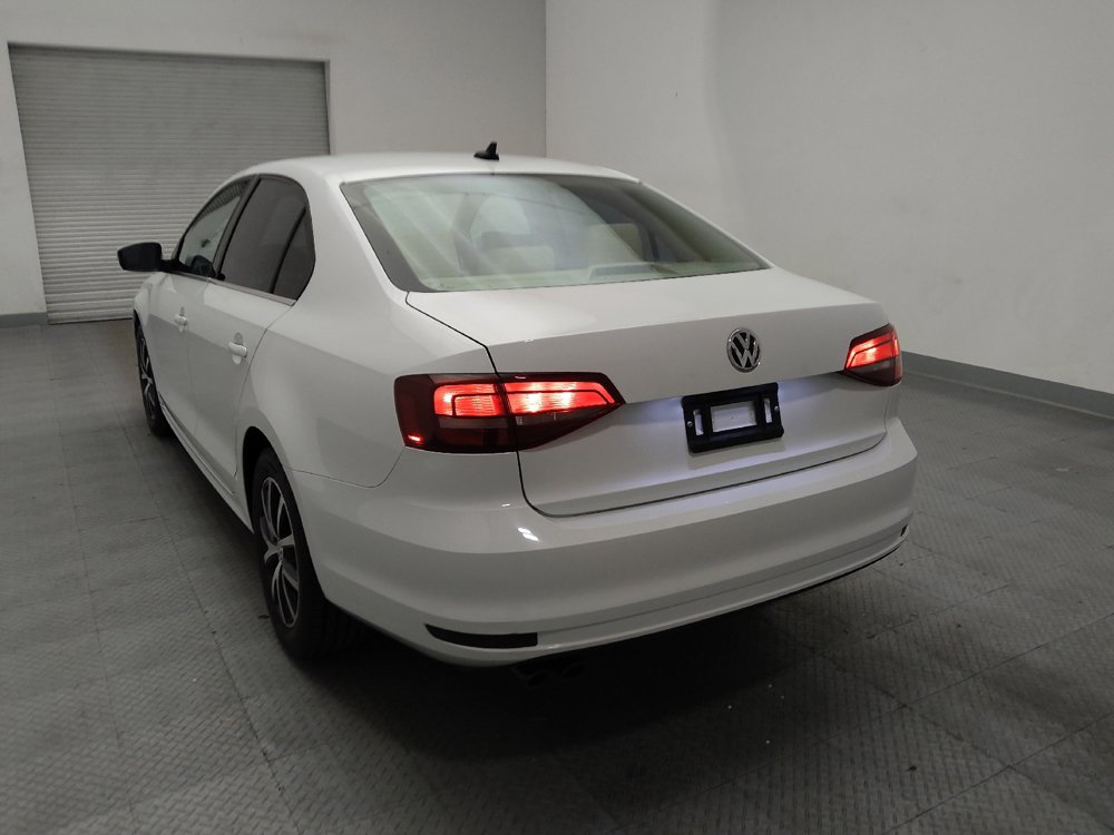 Used 2018 Volkswagen Jetta SE FWD image 6