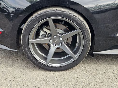 Used 2018 Ford Mustang GT RWD image 9