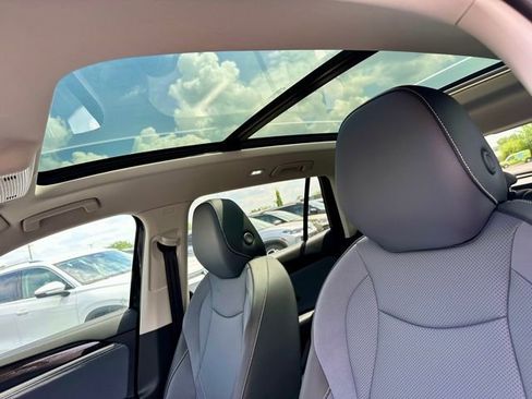 New 2026 Volkswagen Tiguan SE FWD image 15