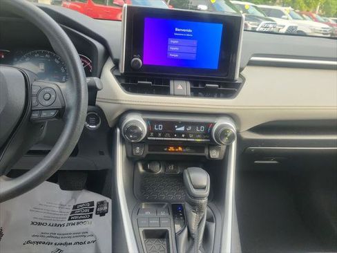 Certified 2025 Toyota RAV4 XLE FWD image 28