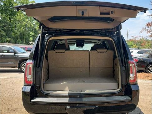 Used 2017 GMC Yukon SLT w/ Open Road Package AWD/4WD image 7